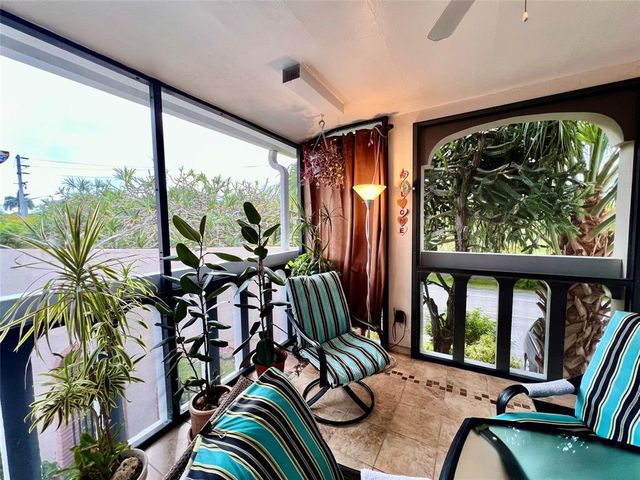 160 NE 8th Avenue 1b, Hallandale Beach, FL 33009