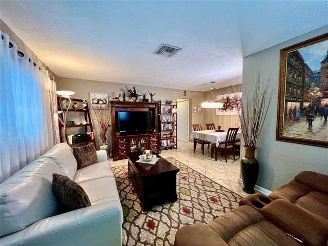 160 NE 8th Avenue 1b, Hallandale Beach, FL 33009