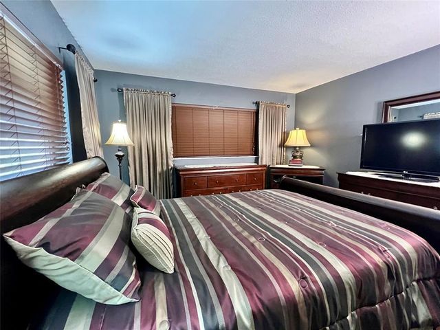 160 NE 8th Avenue 1b, Hallandale Beach, FL 33009