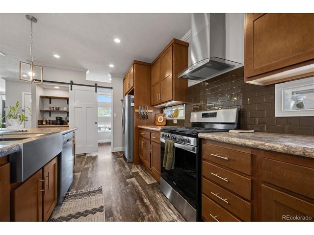 279 W Acorn Dr, Pueblo West, CO 81007