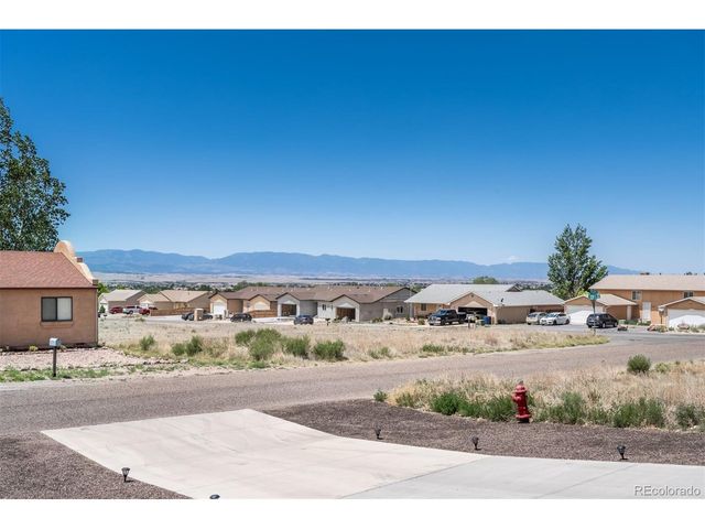 279 W Acorn Dr, Pueblo West, CO 81007