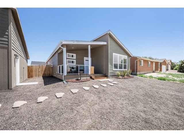 279 W Acorn Dr, Pueblo West, CO 81007