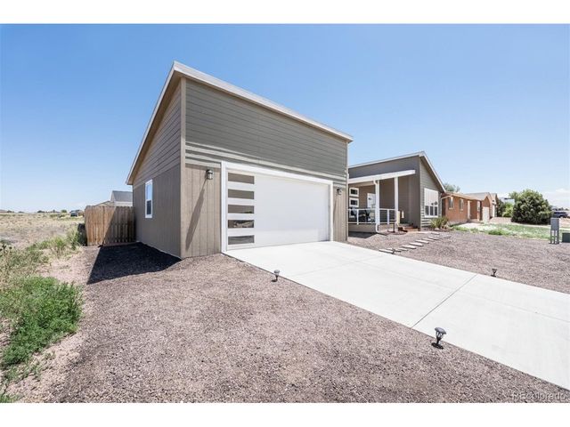 279 W Acorn Dr, Pueblo West, CO 81007