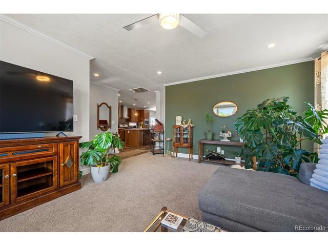 279 W Acorn Dr, Pueblo West, CO 81007
