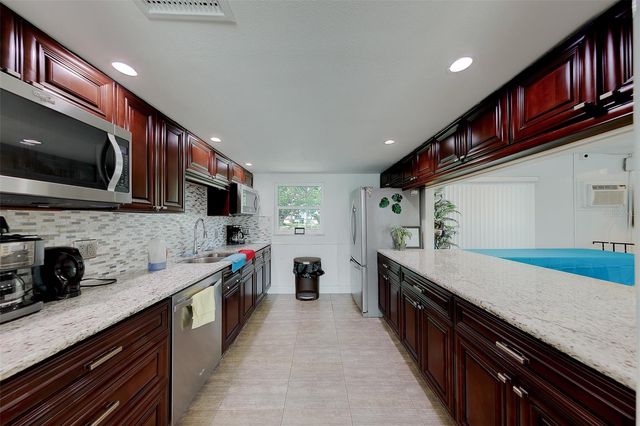 946 VIRGINIA STREET 107, Dunedin, FL 34698