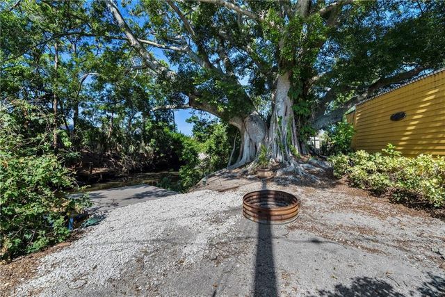 4011 Tarpon AVE, Bonita Springs, FL 34134