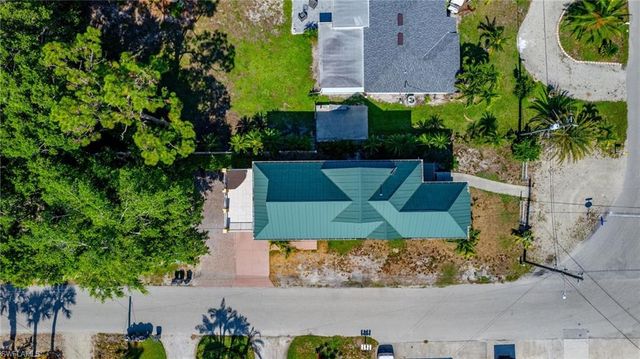 4011 Tarpon AVE, Bonita Springs, FL 34134