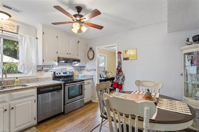 18 Philmont DR, Hampton, VA 23666