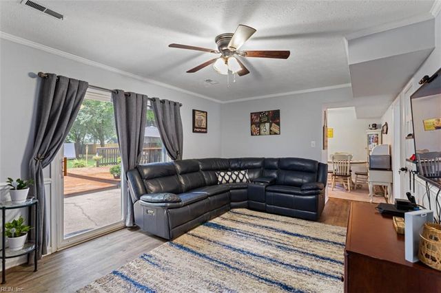 18 Philmont DR, Hampton, VA 23666