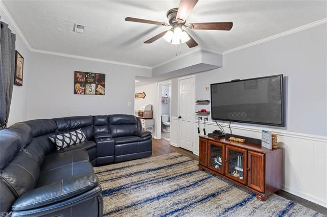 18 Philmont DR, Hampton, VA 23666