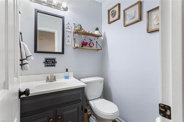 18 Philmont DR, Hampton, VA 23666