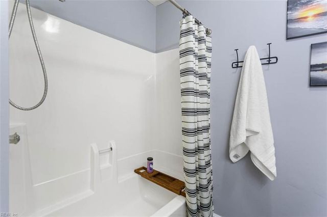 18 Philmont DR, Hampton, VA 23666