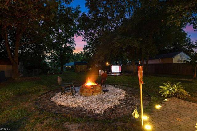 18 Philmont DR, Hampton, VA 23666