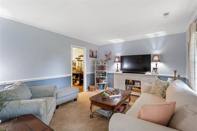 18 Philmont DR, Hampton, VA 23666