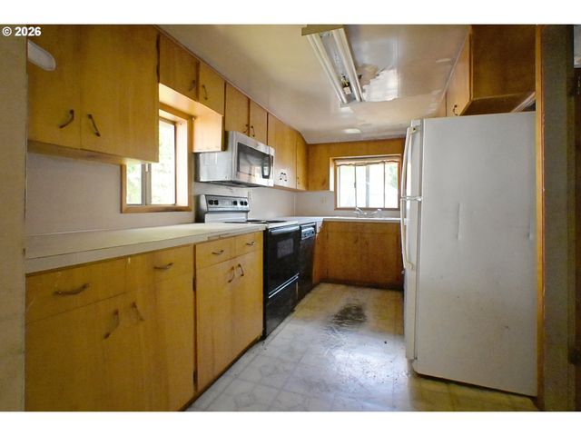 1710 Sw 2ND St, Mc Minnville, OR 97128