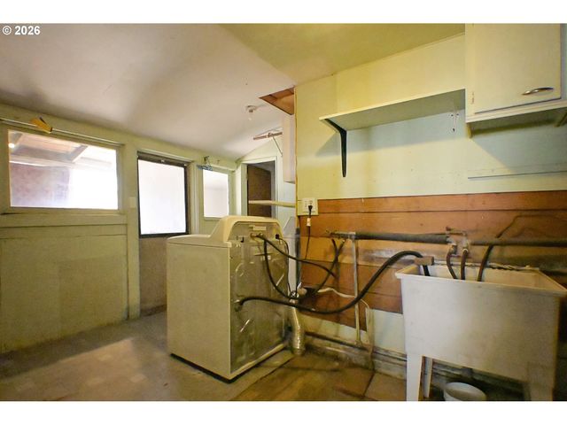 1710 Sw 2ND St, Mc Minnville, OR 97128