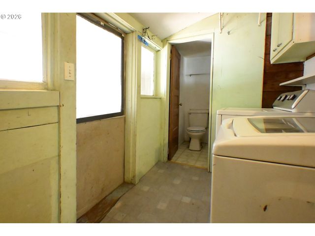 1710 Sw 2ND St, Mc Minnville, OR 97128