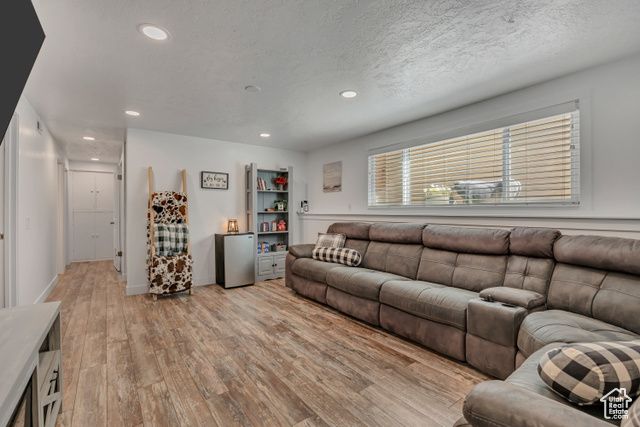 953 E 100 S, Layton, UT 84041