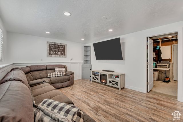 953 E 100 S, Layton, UT 84041