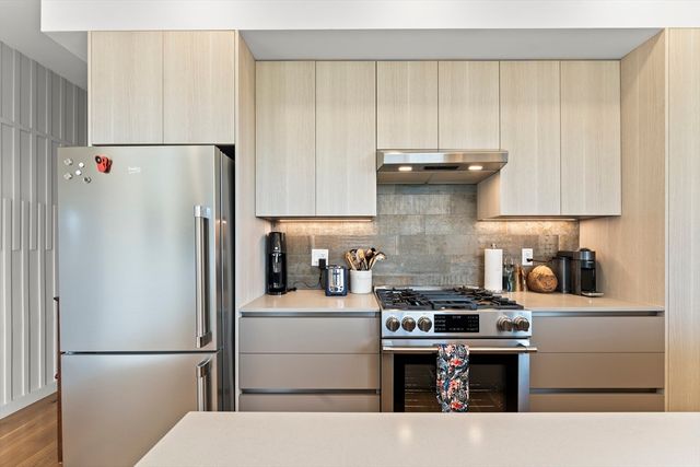 191 Condor St 9, Boston, MA 02128