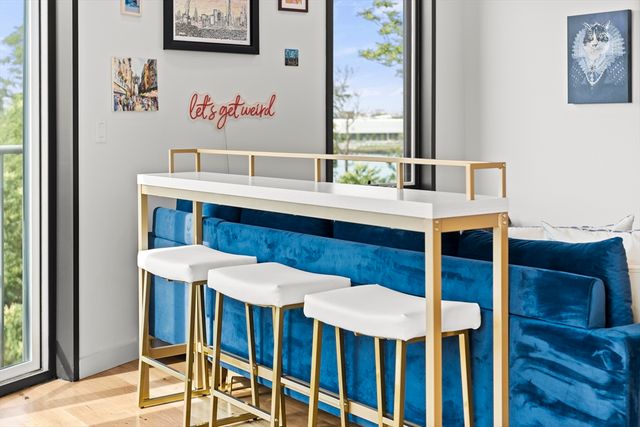 191 Condor St 9, Boston, MA 02128