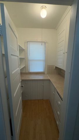 40 Orchard St, Chicopee, MA 01013