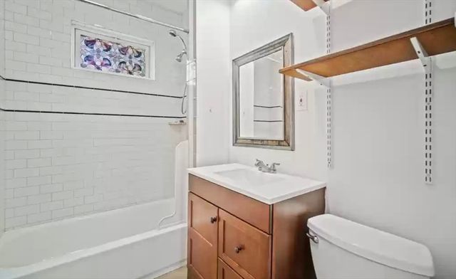 40 Orchard St, Chicopee, MA 01013