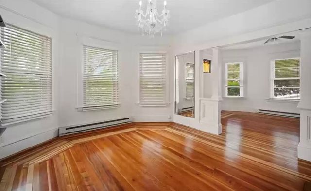 40 Orchard St, Chicopee, MA 01013