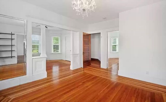 40 Orchard St, Chicopee, MA 01013
