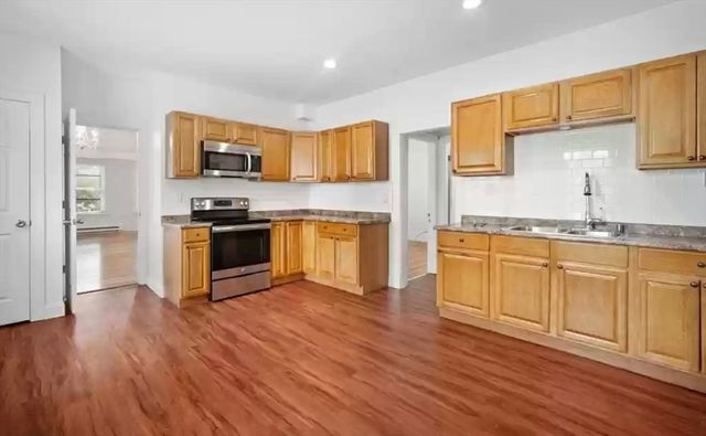 40 Orchard St, Chicopee, MA 01013