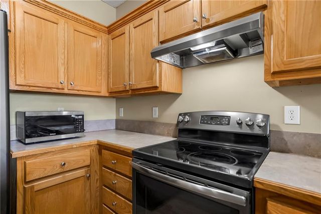 742 S WOODSON Lane, Gardner, KS 66030