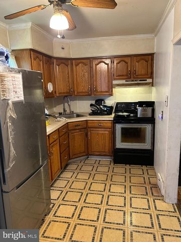 2526 SANDELAND ST, Chester, PA 19013