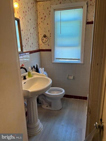 2526 SANDELAND ST, Chester, PA 19013