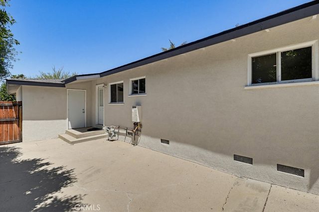 7058 Fullbright, Winnetka, CA 91306