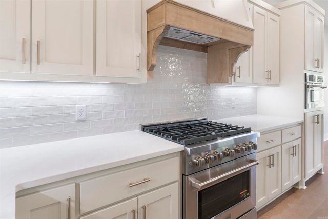 288 Middleton Place Drive, Benton, AR 72019