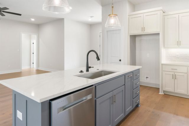 288 Middleton Place Drive, Benton, AR 72019