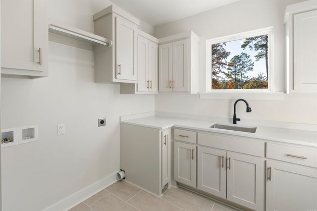 288 Middleton Place Drive, Benton, AR 72019