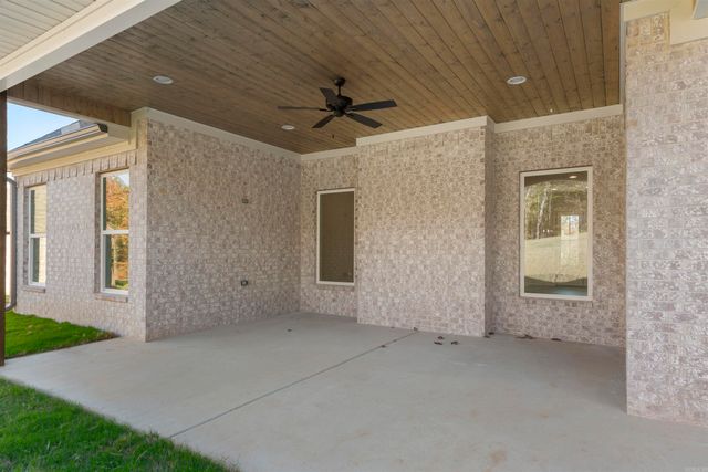 288 Middleton Place Drive, Benton, AR 72019