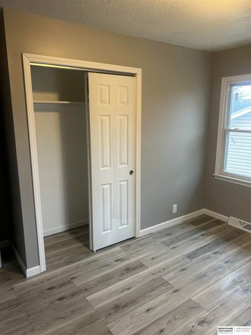 7602 Davis Circle, Omaha, NE 68134