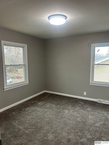 7602 Davis Circle, Omaha, NE 68134