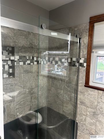 7602 Davis Circle, Omaha, NE 68134