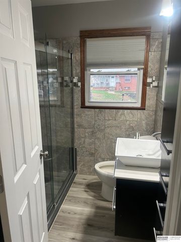 7602 Davis Circle, Omaha, NE 68134