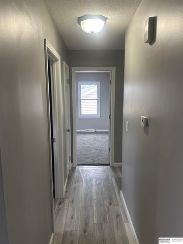 7602 Davis Circle, Omaha, NE 68134