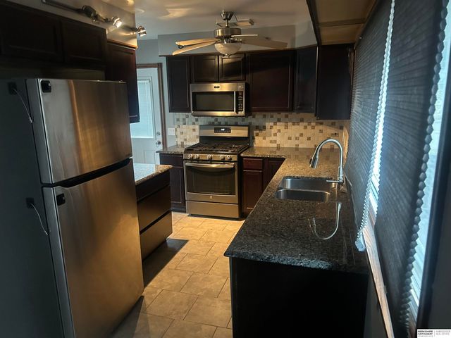 7602 Davis Circle, Omaha, NE 68134