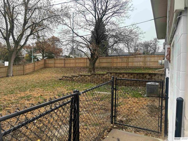 7602 Davis Circle, Omaha, NE 68134