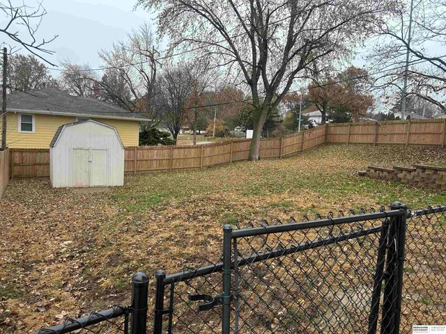 7602 Davis Circle, Omaha, NE 68134