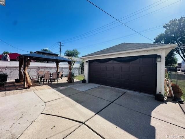4592 Helen St, Dearborn, MI 48126