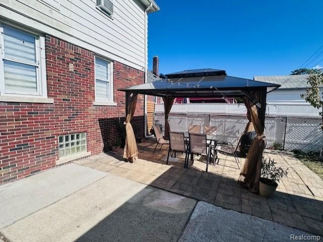 4592 Helen St, Dearborn, MI 48126