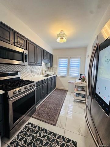 4592 Helen St, Dearborn, MI 48126