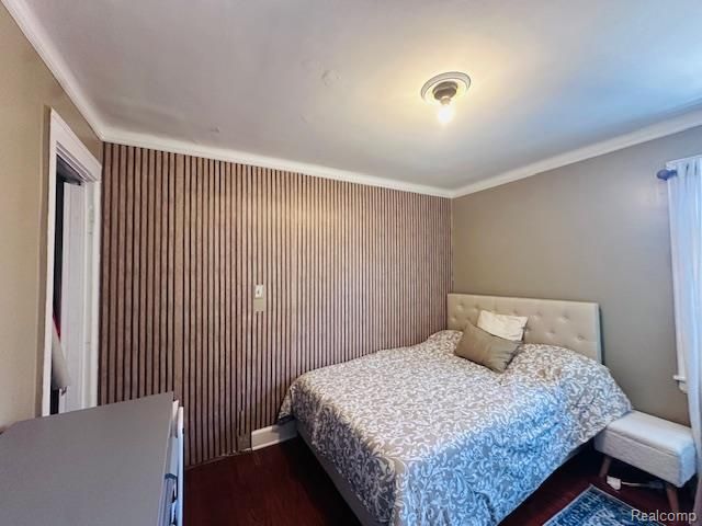 4592 Helen St, Dearborn, MI 48126